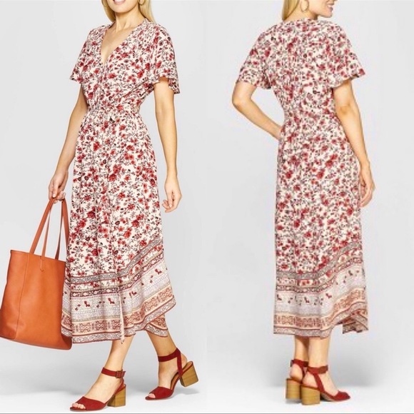 ShopEvelynne Dresses & Skirts - Beautiful faux wrap floral maxi dress
